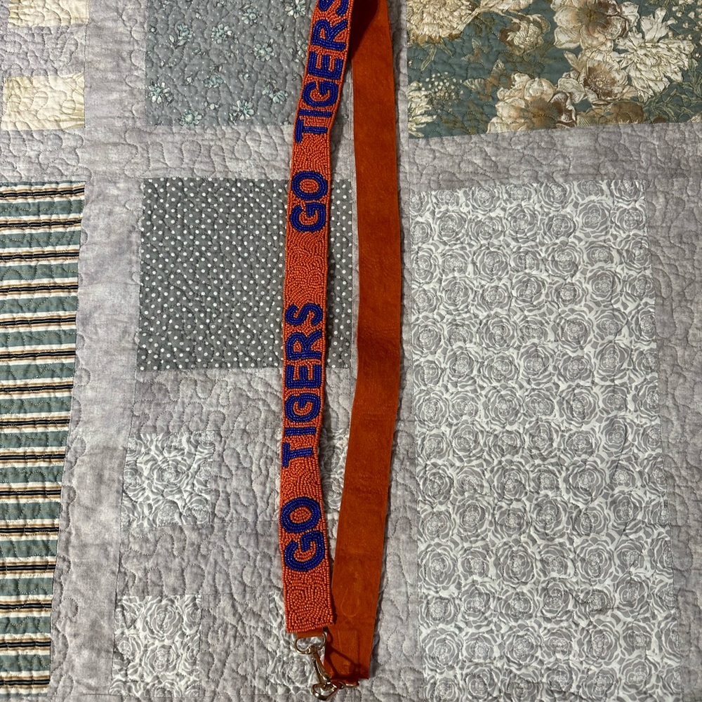 Auburn purse strap